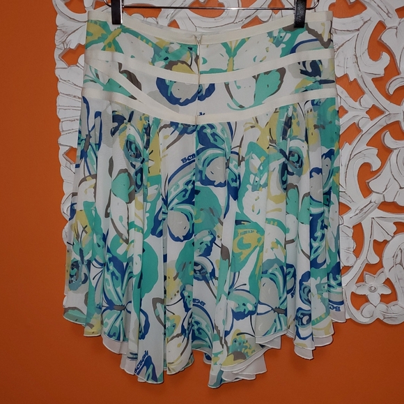 BCBGirls White & Turquoise Butterfly Hi-Lo Skirt Size 8 - Picture 5 of 8